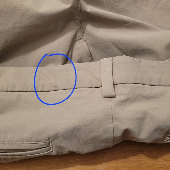 Vineyard Vines Pants Men’s On The Go OTG Stretch Golf Preppy Size 35x30 Tan FLAW - Picture 15 of 16